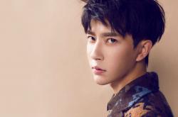 开云体育在线-从战术蓝图到绿茵剧场，当阿根廷古典乐遇上葡萄牙前卫摇滚，本泽马如何成为节拍器？