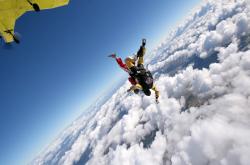 -欧冠决赛的巅峰对决与快船连续得分压制国王的战术盛宴