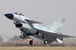 开云下载-跨洋竞技启示录，从西甲国家德比到北京队压制灰熊的战术共振