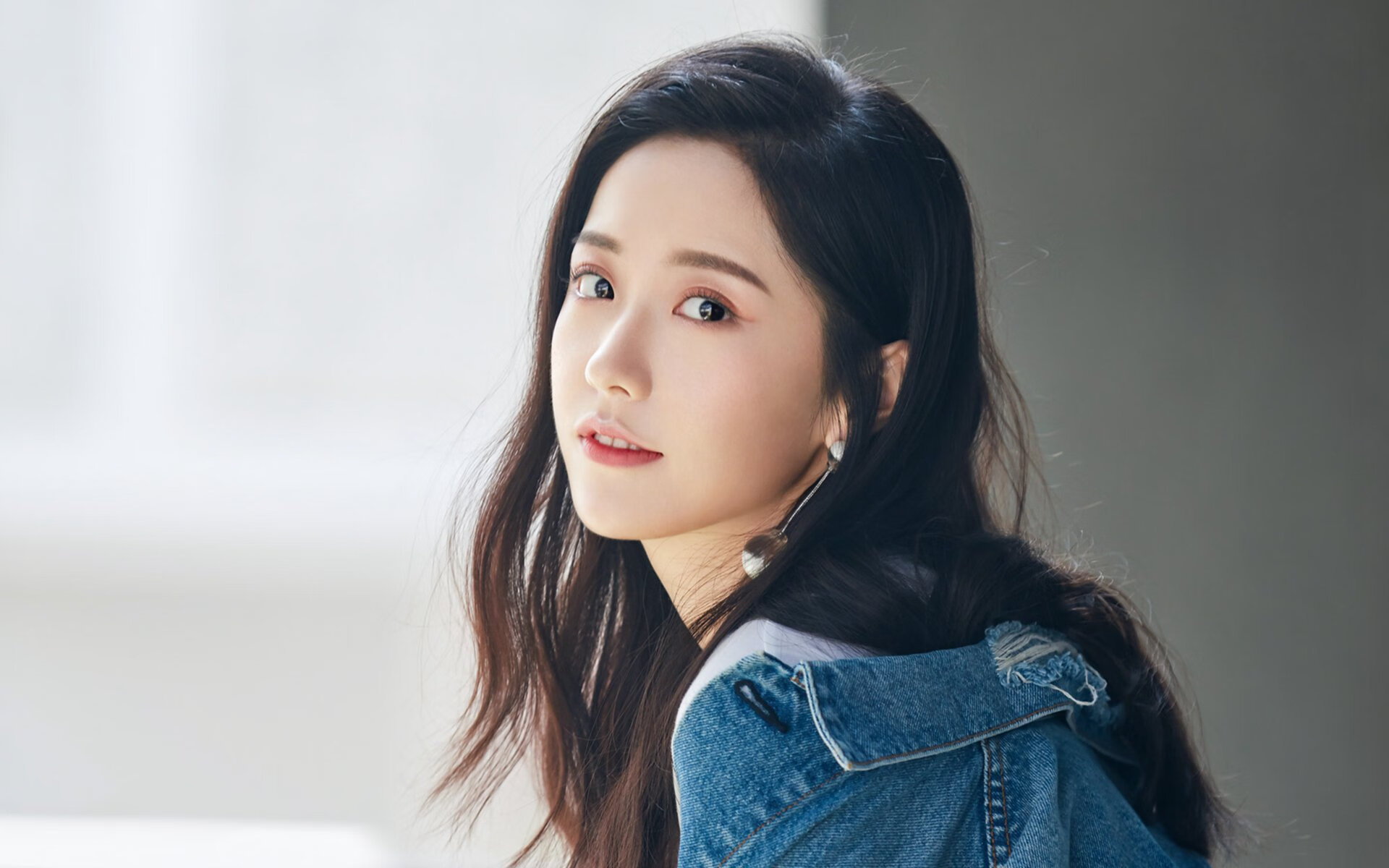 亚洲之翼与红色风暴，三笘薰爆发背后的足球全球化启示