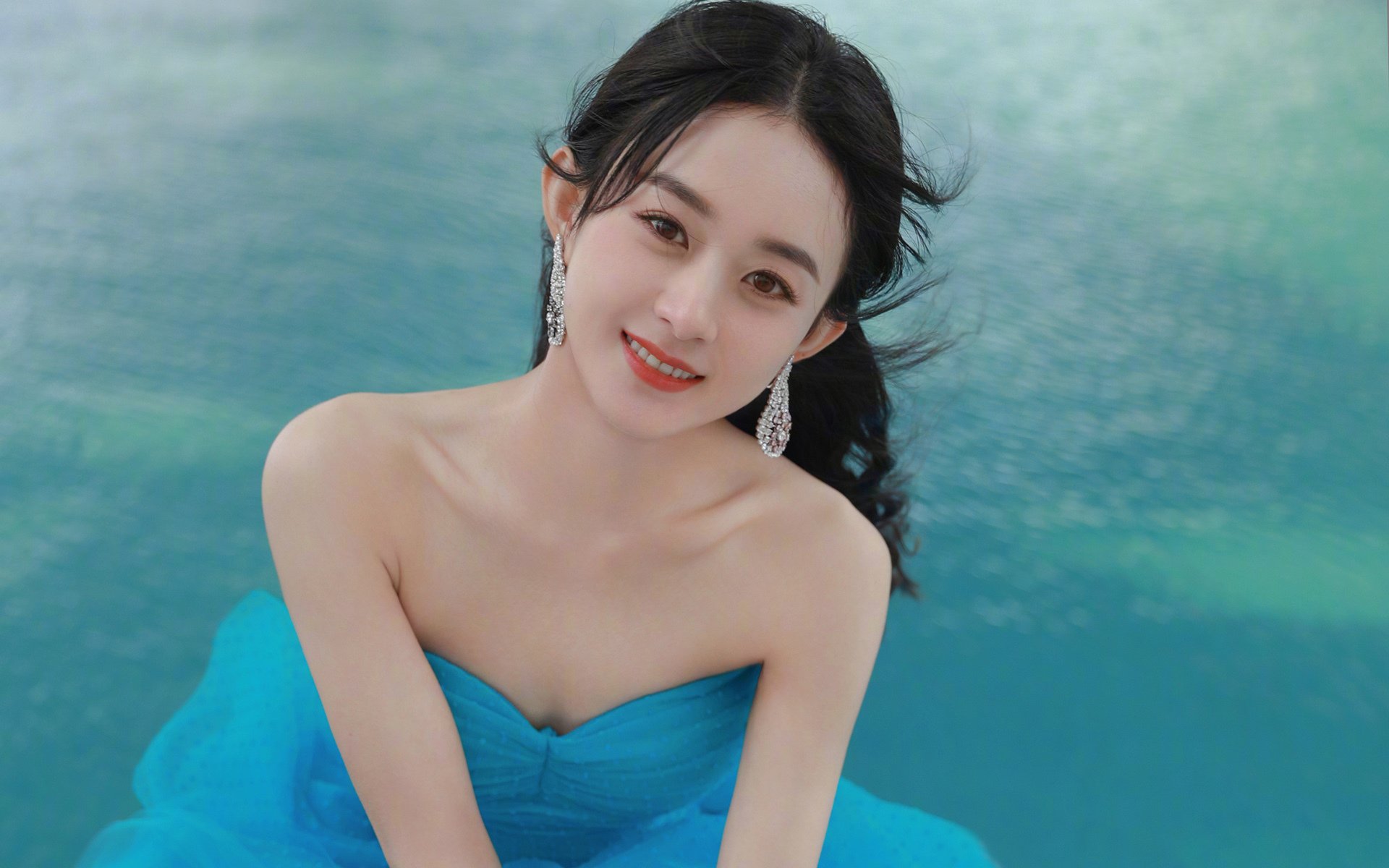 一剑封喉！皇马三连击终结悬念，国家德比预热战完美收官