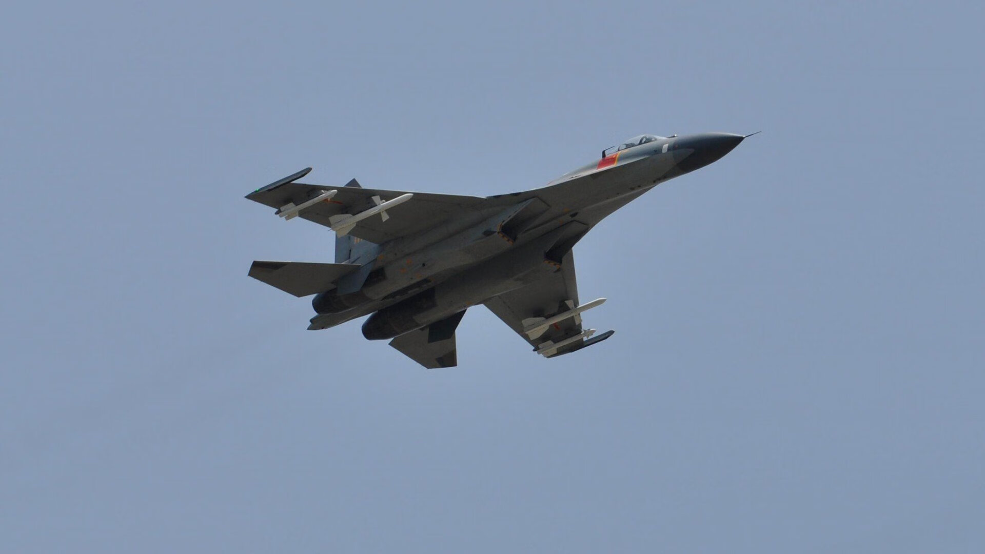 破茧之夜，德甲争冠战舞台上，莱奥用实力撕碎所有质疑